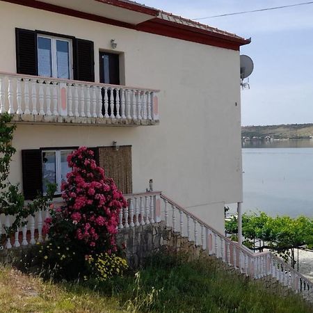 Apartmani Mirko Ljubac Ražanac Екстериор снимка