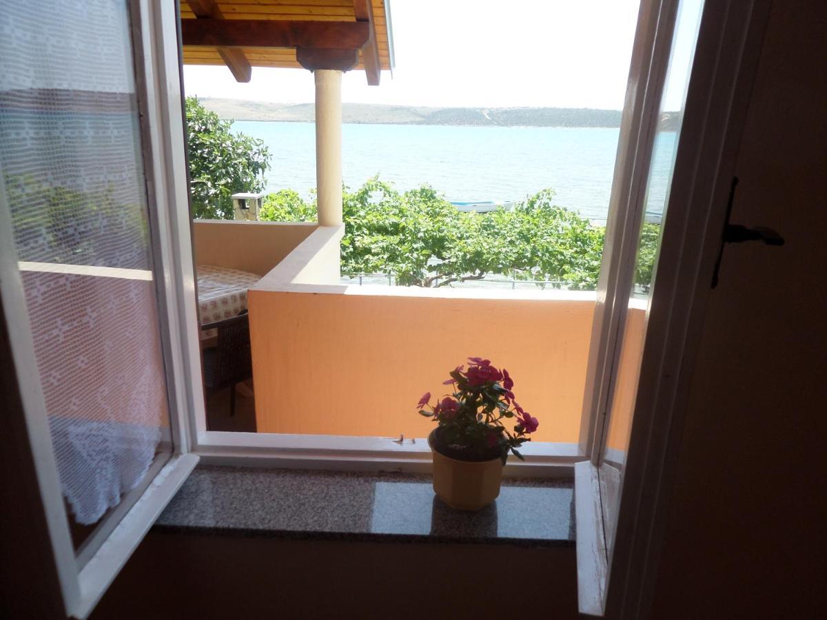 Apartmani Mirko Ljubac Ražanac Екстериор снимка
