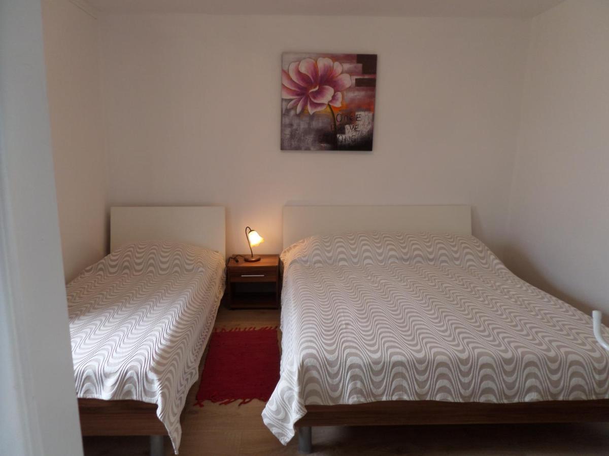 Apartmani Mirko Ljubac Ražanac Екстериор снимка