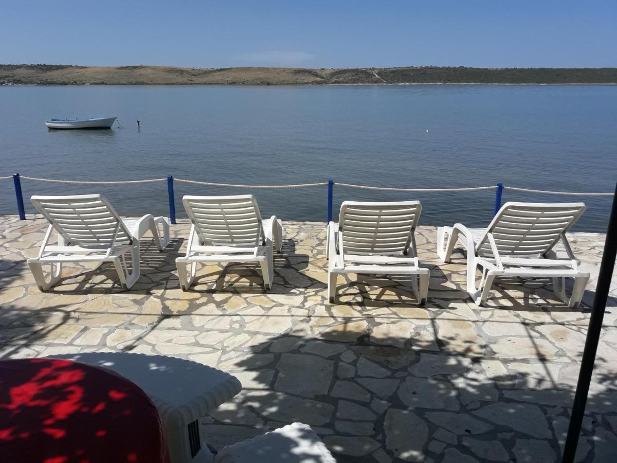 Apartmani Mirko Ljubac Ražanac Екстериор снимка