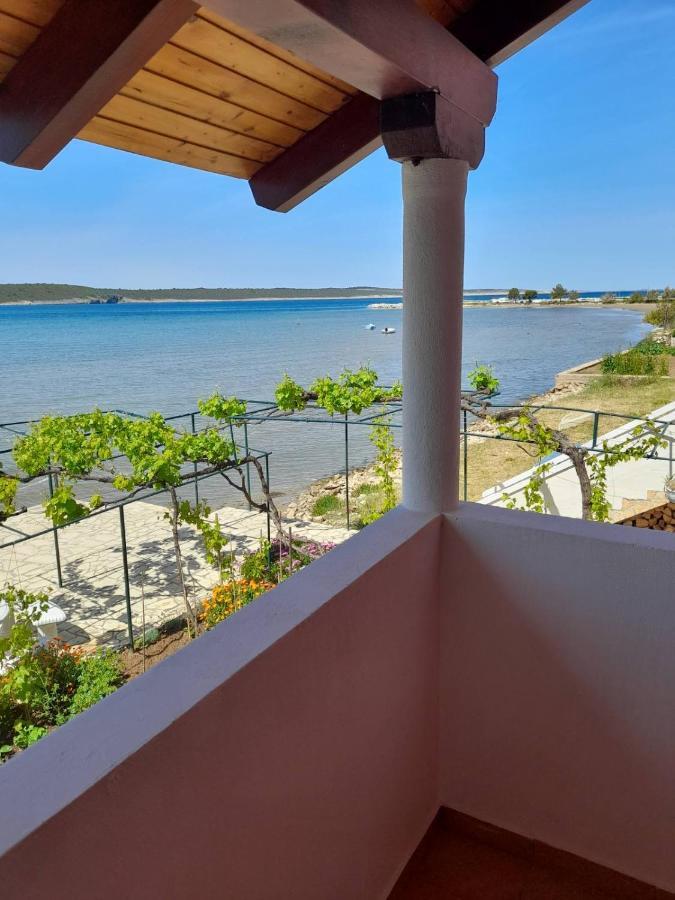 Apartmani Mirko Ljubac Ražanac Екстериор снимка