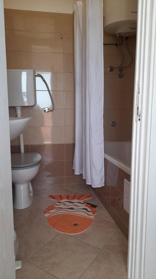Apartmani Mirko Ljubac Ražanac Екстериор снимка