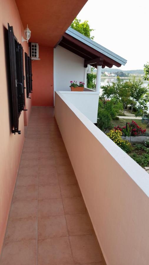 Apartmani Mirko Ljubac Ražanac Екстериор снимка
